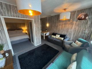 Holywell Apartment - Luxury One Bedroom Apartment - 8
