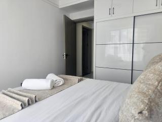 2 Bedrooms Urban Vogue by BednBeyond in Westlands Shangri La Westlands Road - 4