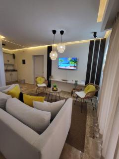 Aqua Haven Poolside Paradise Electricity included - 2