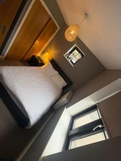 #100 Comfortable 4-Bed House in Rugby - Sleeps 8 - Perfect for Contractors and Families - Free Parking - 1