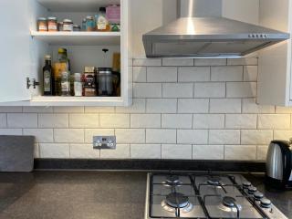 Central London Charming Camden Split Level Home - 8