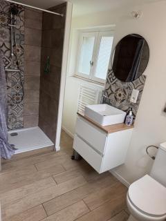 Les meublés de Louis-Marie, 2 appartements indépendants pour 4 personnes, 8 personnes au total, proche du Puy du Fou - 7