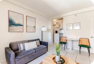 Stylish seaside 1 bedroom apartment - 9