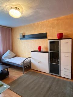 Fair 2-Room Apt Hannover - 20 min by Metro direct to Messe - 4 Beds - 2