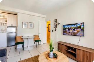 Stylish seaside 1 bedroom apartment - 8