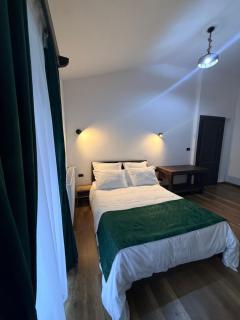 Rustic Charm Bran - 1