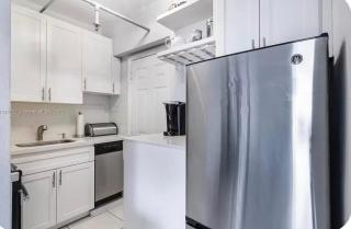 Stylish seaside 1 bedroom apartment - 2