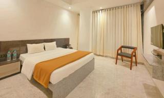 Hotel G Crown - 0