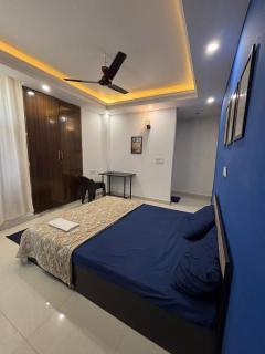 Comfy N Independent I 3BHK near ISBT - 9