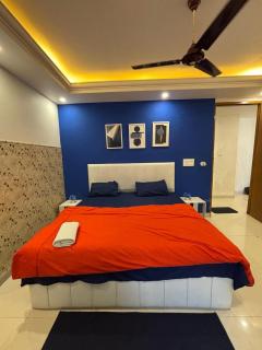 Comfy N Independent I 3BHK near ISBT - 8