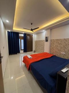 Comfy N Independent I 3BHK near ISBT - 6