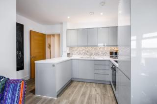 The Sanctuary- Short Walk to Hamworthy Beach and Park - 3