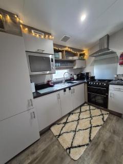 10 Berth Caravan With Side Decking At Broadland Sands Ref 20223Bs - 5