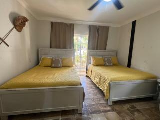 Aqua Haven Poolside Paradise Electricity included - 1