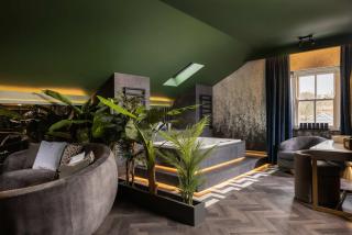 The Sanctuary Knocker - Pioneer Suite - 9