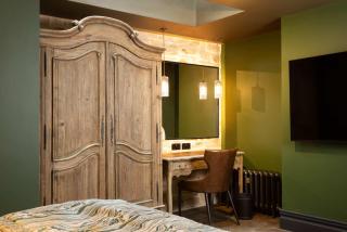 The Sanctuary Knocker - Andorra Suite - 8