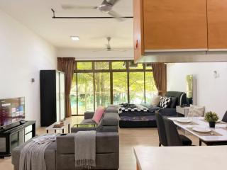 Mount Austin #Palazio A1 Spacious 2Pax Smart TV - 9