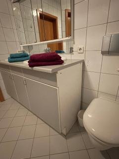Gästezimmer mit eigenem Bad und Balkon im Herzen von Langen - nahe FFM - Langen - 1