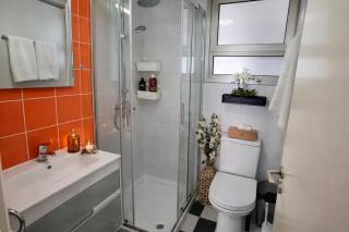 Clio House Stylish 2BR Boutique Walk to Beach - 2