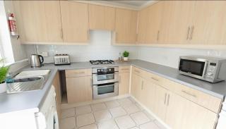 4Br Contractor House Sleeps 9 Parking - 4