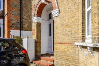 2 bed split-level flat, 5-min from Sth Croydon Stn - 3