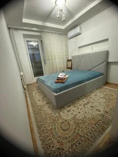 Чистая двухкомнатная квартира в центре города - 0