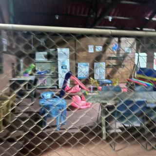 Chalé com PISCINA Privativa, com 2 QUARTOS, ESTACIONAMENTO em Condomínio com PORTARIA 24h, Sauna, Quadras, 3 PISCINAS no condomínio, Pesca e Parquinho Infantil - SmarTV na sala de estar, TV na área CHURRASQUEIRA, Wi-Fi e Cozinha Completa - 9