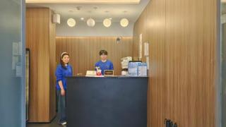 Dayin Youth Hostel -Near French Concession Tianzifang Xintiandi -Social Area -Bar -Café -Free Laundry Luggage Storage -24H Front Desk - English Service - 4