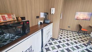 Dayin Youth Hostel -Near French Concession Tianzifang Xintiandi -Social Area -Bar -Café -Free Laundry Luggage Storage -24H Front Desk - English Service - 6