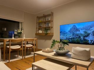 Elegant Urban Retreat 3 Stops From Oktoberfest - 6