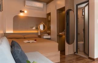 Sunlit Studio in D1 - Cozy & Central Stay - 3 Pax - 8