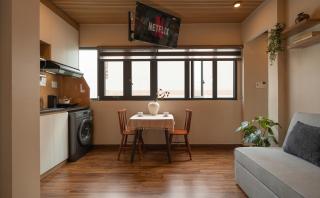 Sunlit Studio in D1 - Cozy & Central Stay - 3 Pax - 4