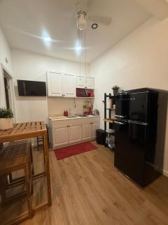 Charming Private 1-Bedroom Suite with Parking in Miami - 5