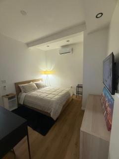 Charming Private 1-Bedroom Suite with Parking in Miami - 2