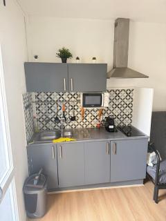 Paris - Metro à 5 minutes Studio ou 2 chambres - 5