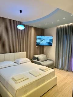 Blue Studio - by LuckyMoonApartments - 0