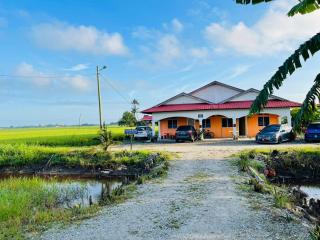 Haros Homestay Sungai Besar - 0
