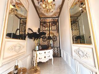 Chateau D'Amour Luxury Boutique - 3