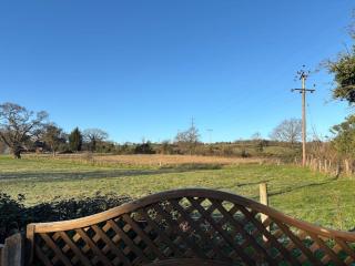 #135 Lux Countryside Retreat with HotTub - Sleeps 6 - Perfect for Contractors and Families - Free Parking - 5