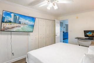 Stunning and Spacious 3 Bedroom House with Fireplace! Steps From the Ocean- Memory at the Sea! - 7