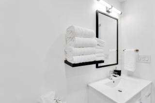 Luxury New Condo By Niagara Falls - 7