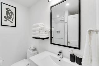 Luxury New Condo By Niagara Falls - 2