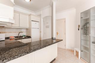 2 bedroom apartment with a pool - 6