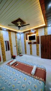 Hotel New Grand Ramayana Ayodhya - 8