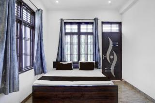 SPOT ON by OYO PRIYANSHU RESIDENCY & PARI INN GUEST HOUSE & STAY HOME - 0