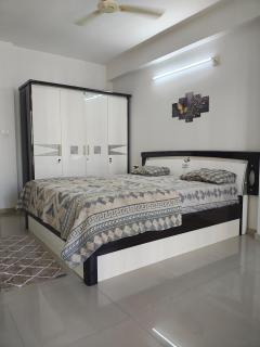 Luxury 3 BHK furnished flat in Vadodara - 8