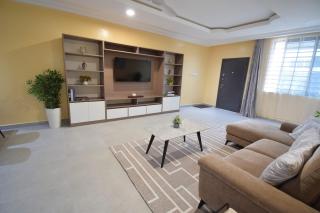 A well presented 2 bedroom apartment in Lashibi - 3