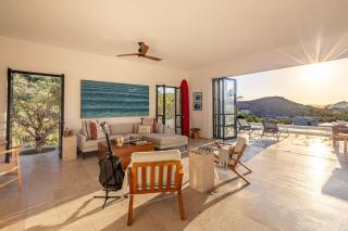 Modern Beachfront Retreat Rincon del Afan - 2