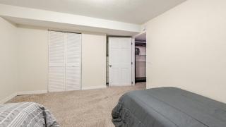 Spacious Country Club Golf Course Retreat - 8