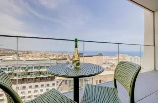 Mercury Tower Apartments By Dahlia - 5